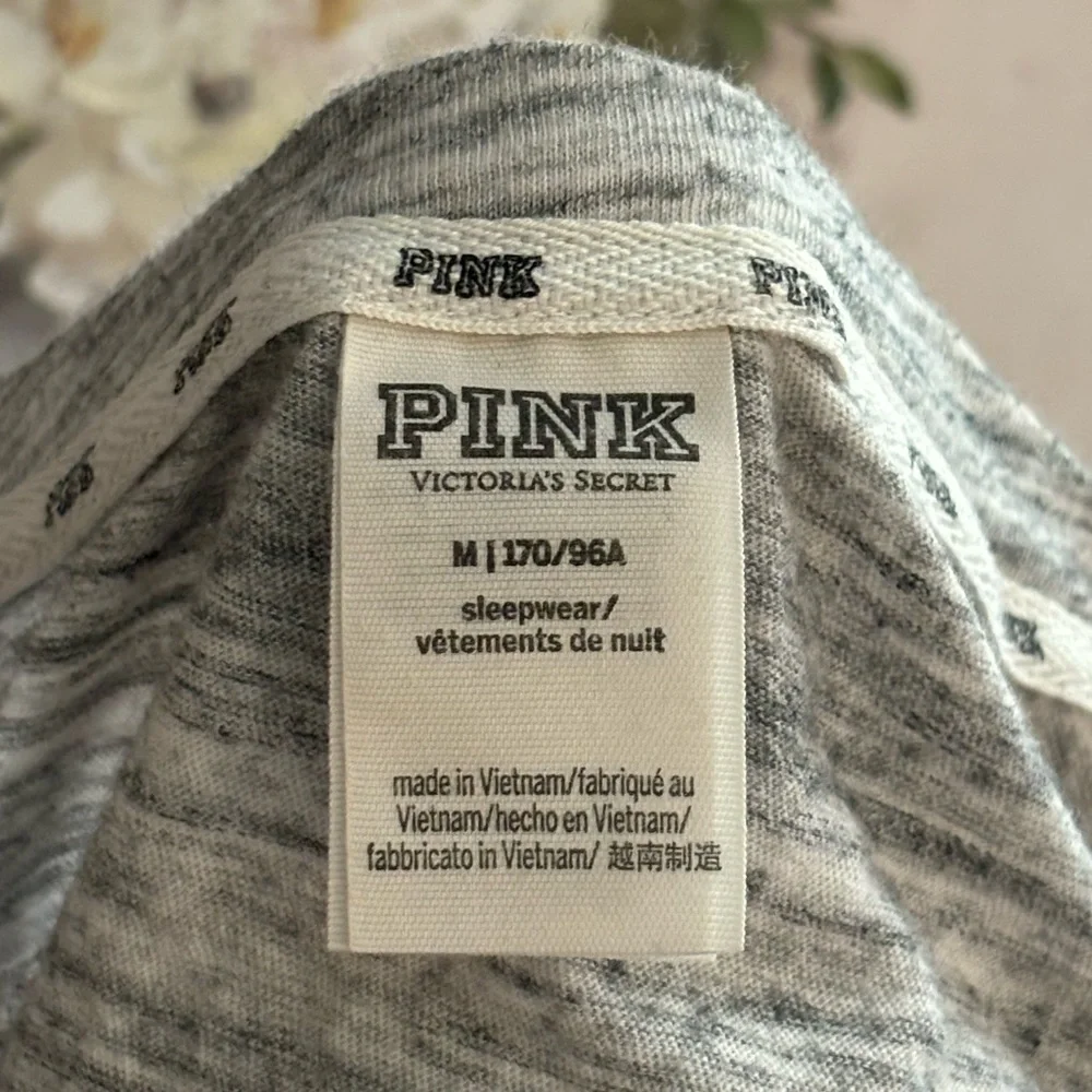 💗 $10 each or 2/$15 💗
PINK Medium Grey TShirt 
$10 or 2/$15 All PINK SS Tees - Picture 3 of 3